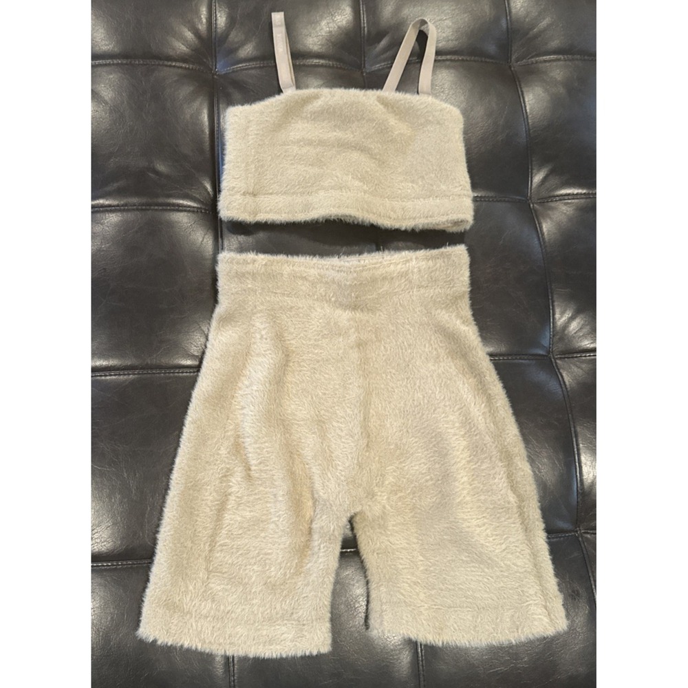 Gymshark x Whitney Women Fuzzy Size XS Eyelash Knit Bandeau & Shorts‎ Set Cement
